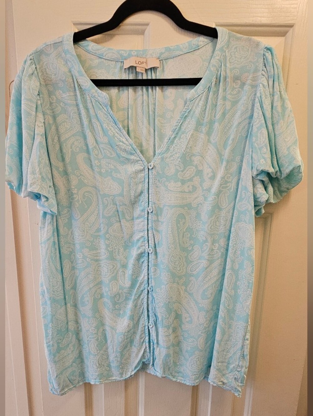 LOFT Light Blue Paisley Button-Front Women’s Top